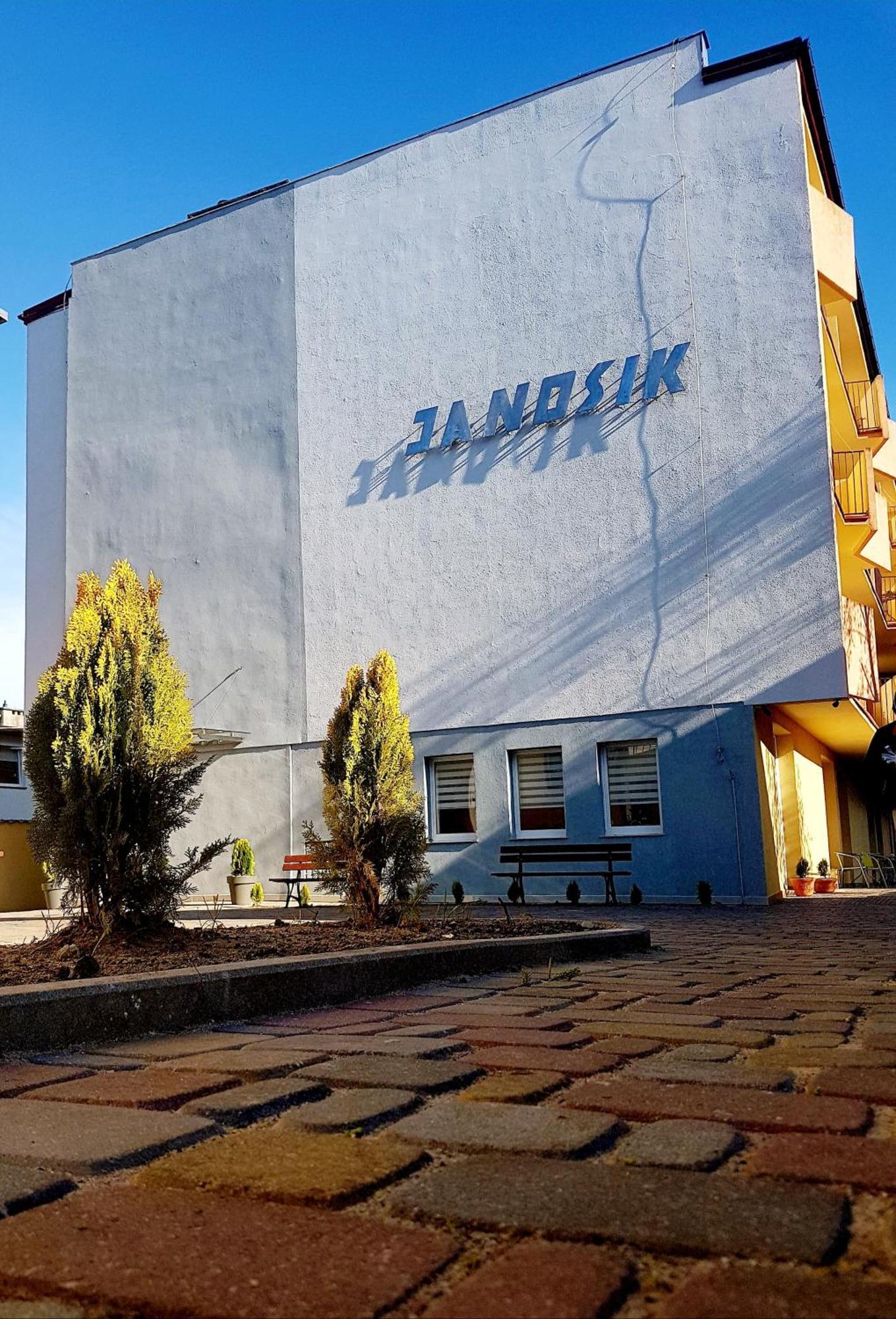 O.W.W Janosik Hotel Ustronie Morskie Buitenkant foto